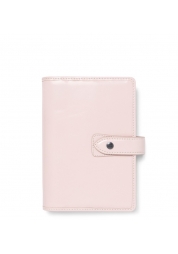 The Malden Personal organiser is the epitome of relaxed style. Its captivating design wrapped in fine full grain premium leather with contrasting stitching is guaranteed to captivate everyone at first sight. 