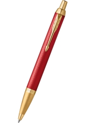 Uvoľnite neobmedzené možnosti s guľôčkovým perom IM Premium GT v úžasnej červenej farbe. Toto elegantné a profesionálne pero má odolný hrot z nehrdzavejúcej ocele a lakované mosadzné telo, ktoré je doplnené pozlátenými doplnkami. Dodáva sa v sofistikovanej darčekovej škatuľke a je dokonalou kombináciou dizajnu inšpirovaného tradíciami spoločnosti Parker, užívateľského komfortu a špičkového výkonu.