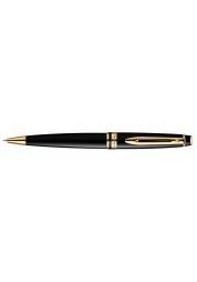  Only the discreet golden gleam of its trim competes with the deep black of its lacquer. A powerful, contemporary combination, of timeless elegance. Central, indispensable, modern... Its broad ring demonstrates strength and stability. The final touch of sophistication is its engraved motif, “Waterman, Paris”. Premium gift box 